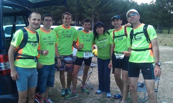 Los deportistas de la Safor que acudieron a la Trailwalker de Madrid. :: lp