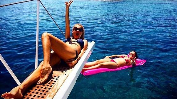 Paulina Rubio disfruta de sus vacaciones en Grecia.