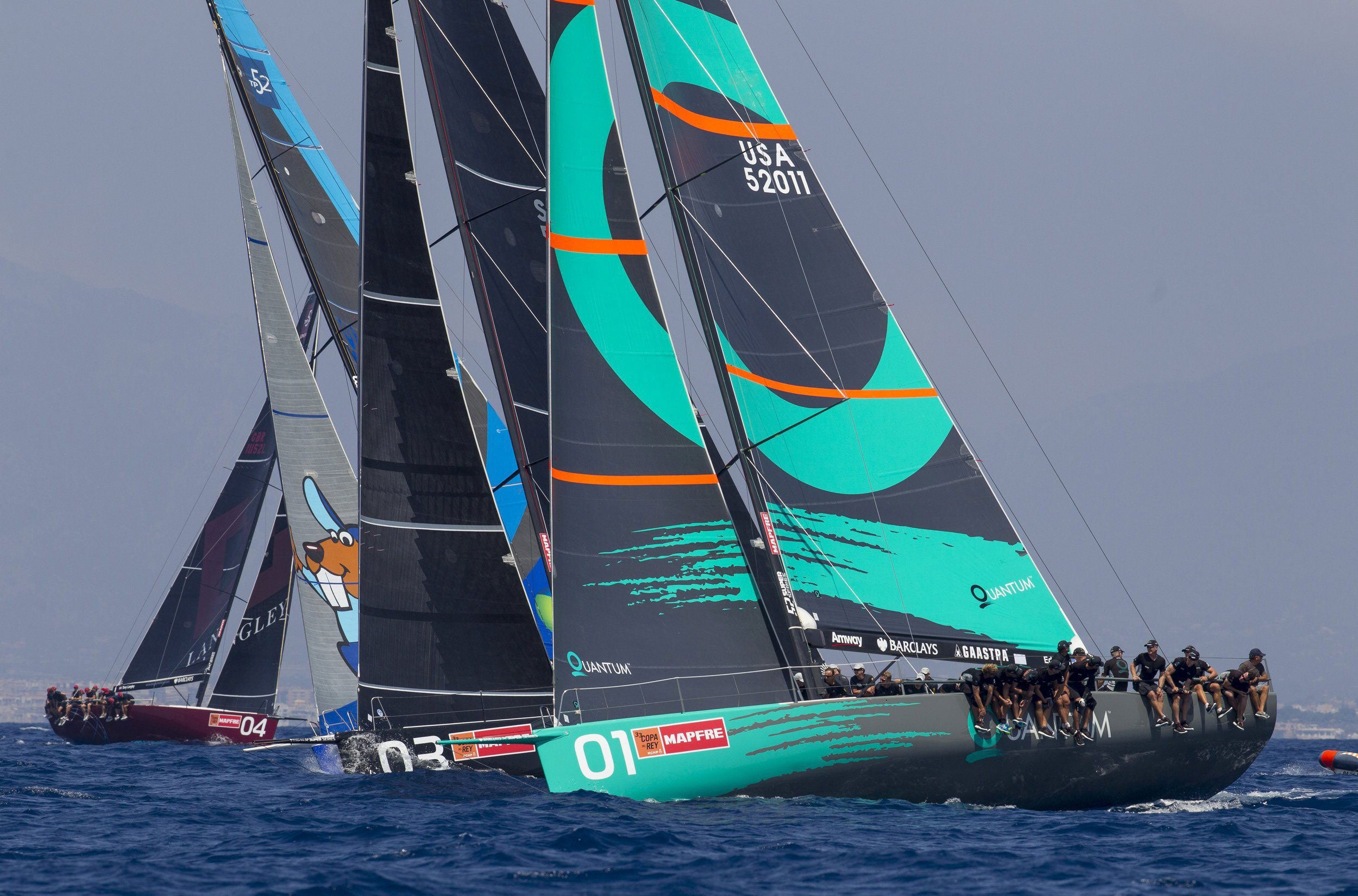 Embarcación americana "Quantum", de George Sakellaris, durante la primera jornada de la 33ª edición del torneo que se disputa en aguas de la bahía de Palma