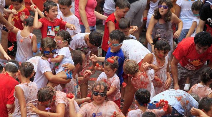 La Tomatina infantil de Buñol.