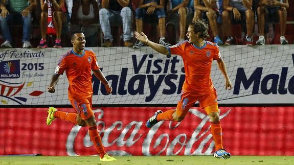 Orban celebra el gol del empate conseguido en el Sánchez Pizjuán