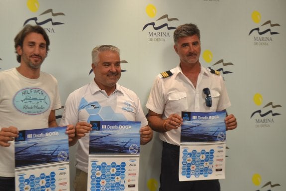 El edil de Deportes, Juan Carlos Signes, junto a Rafael Bustamante y Andrés Ponce. :: J. Zamora