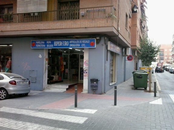 Intersección de Quart donde el sospechoso siguió a la menor cuando ella salió de la tienda. :: j. m. ortuño