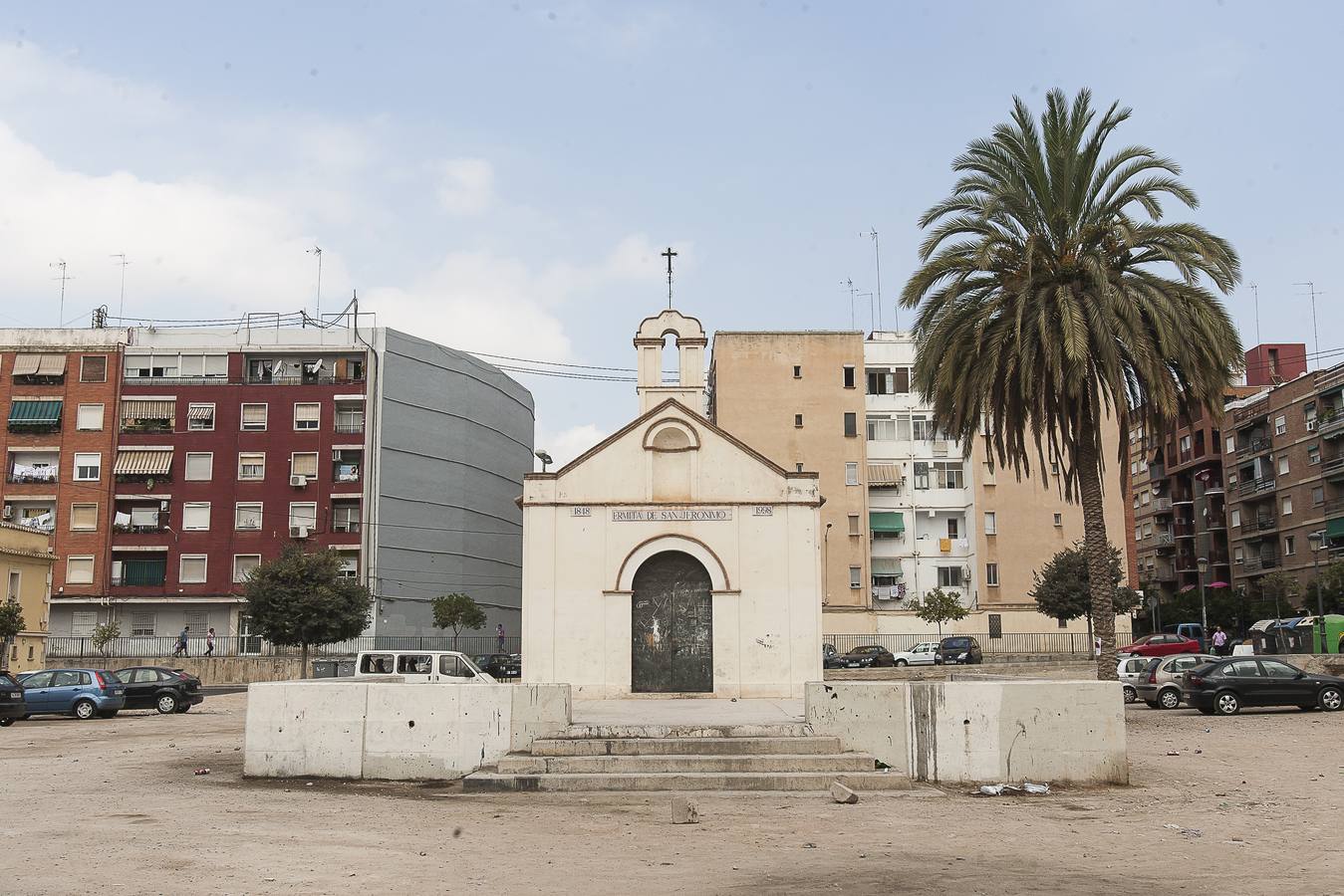 Un solar abandonado del barrio de Orriols.