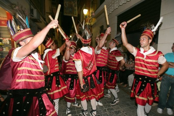 Los bailes de Algemesí se pulen en las calles