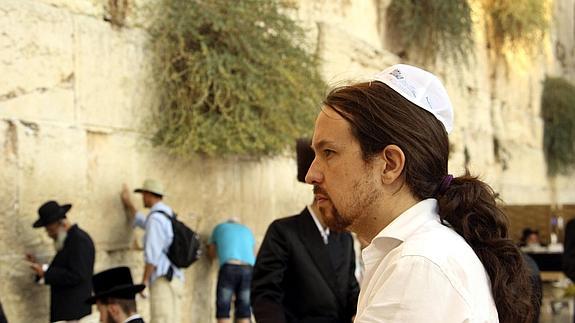Pablo Iglesias en su visita al Muro de las Lamentaciones en Jerusalen.