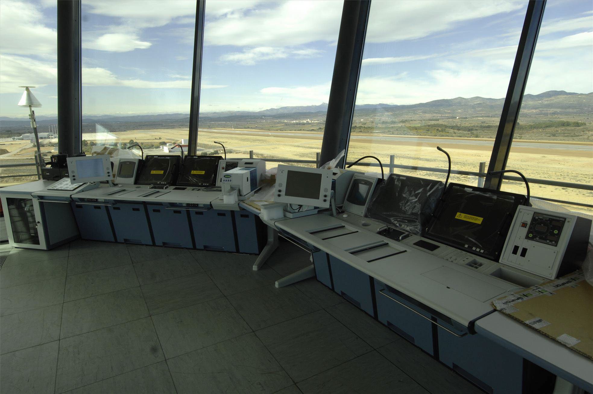 Torre de control del aeropuerto de Castellón.