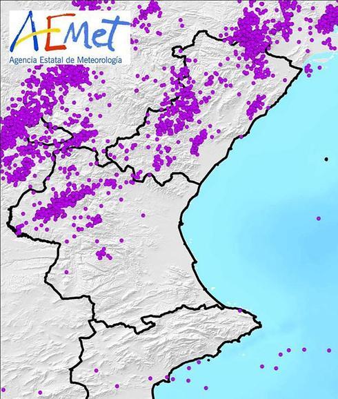 1.425 rayos caen sobre Valencia y Alicante en apenas unas horas