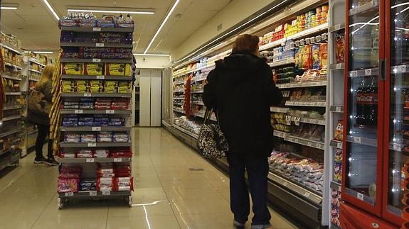 Clientes en un supermercado.