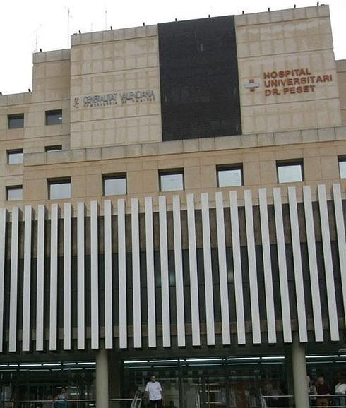 Entrada principal del hospital Doctor Peset.