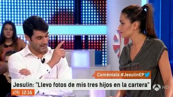 Momento en el que Jesulín de Ubrique le recrimina a Lara Álvarez por su entrevista.