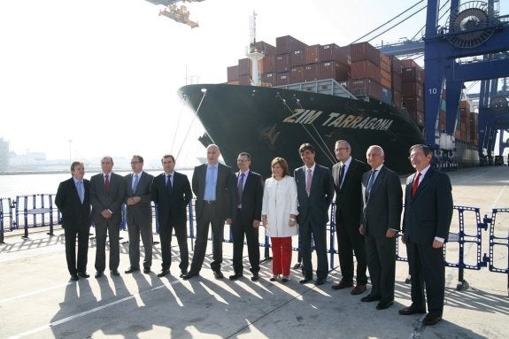 Acto de presentación de las nuevas rutas de ZIM desde el Puerto de Valencia. :: LP