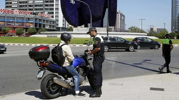 Control de velocidad en la avenida Cortes Valenciana