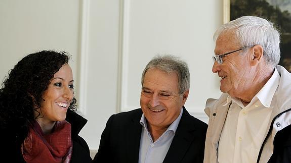 Mayuba, junto a Alfonso Rus y u padre biológico.