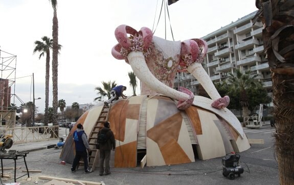 Imagen de archivo de la falla de la Menina de Manolo García para Nou Campanar. :: juanjo monzó