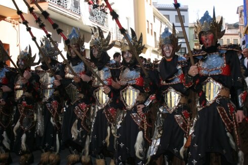 Los trajes de los participantes fueron muy aplaudidos. :: lp