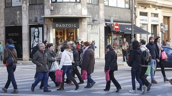 ¿Cuántos peatones pasan por la calle Colón?