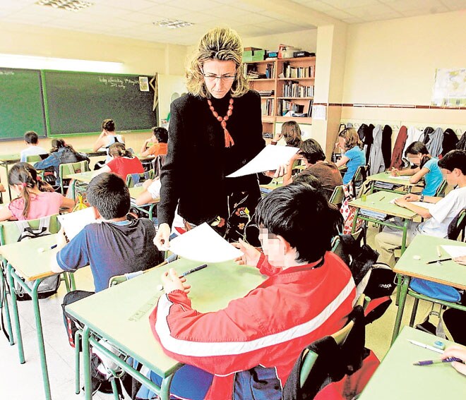 Alumnos de Primaria realizando una prueba de diagnóstico en una imagen de archivo.