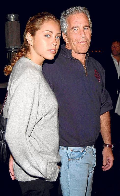 Epstein y una joven acompañante en 2005.