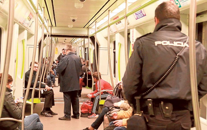 Revisor en el metro.