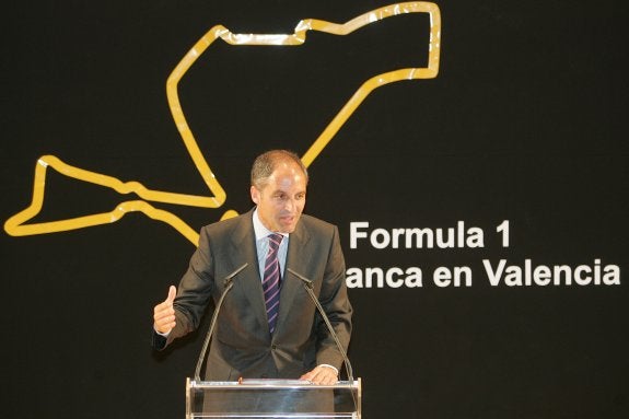 El expresidente de la Generalitat, durante la presentación de la prueba. :: damián torres