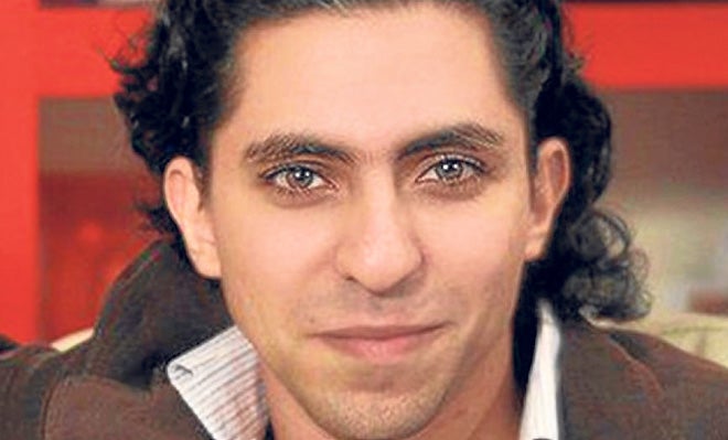 El bloguero saudí Raif Badawi tiene 31 años y tres hijos.