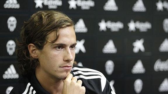 Lucas Orban, en rueda de prensa.