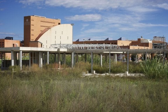El juez cita como «querellados» al secretario y al interventor de Gandia por el caso Innova