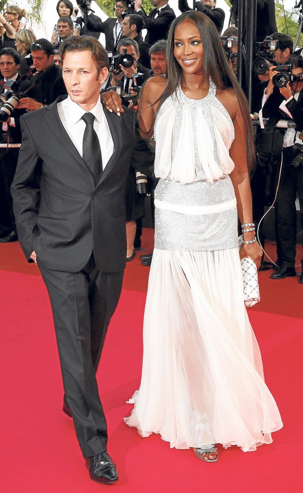 Christophe Rocancourt, junto a Naomi Campbell, en su presentación en el Festival de Cannes en 2008. 