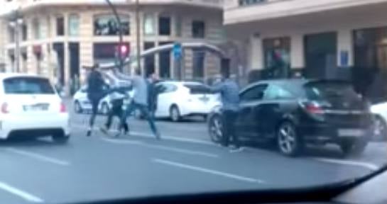 Brutal pelea en la calle Xàtiva de Valencia