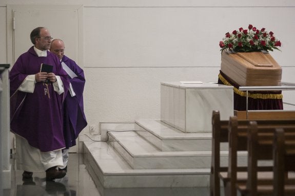 Un acto íntimo para despedir a Pere Maria Orts