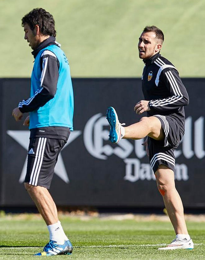 Paco Alcácer y Dani Parejo, en el entrenamiento.