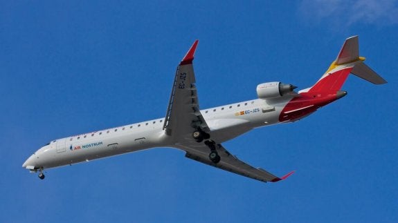 Uno de los aviones CRJ 1000 de Air Nostrum.:: LP