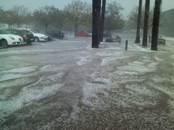 Fuerte tormenta de pedrisco en Xàtiva y lluvias de 55 litros en la provincia de Castellón