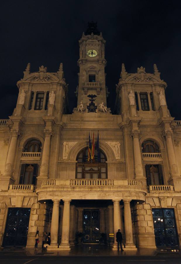 El Ayuntamientode Valencia, apagado para 'La hora del planeta' del año pasado.