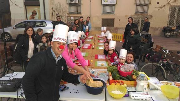 Más de 300 niños disfrutan de 'Nuno Nono Chef' en el Mercado de Tapinería