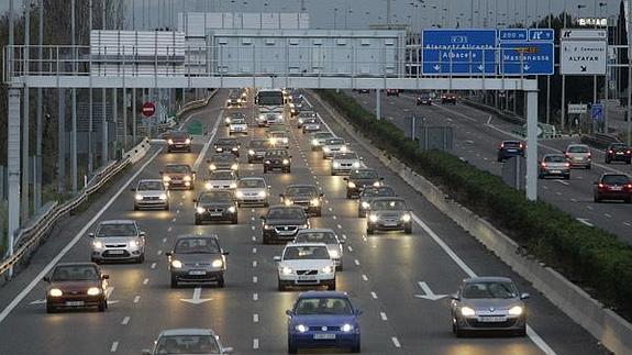 Tráfico denso en la pista de Silla.