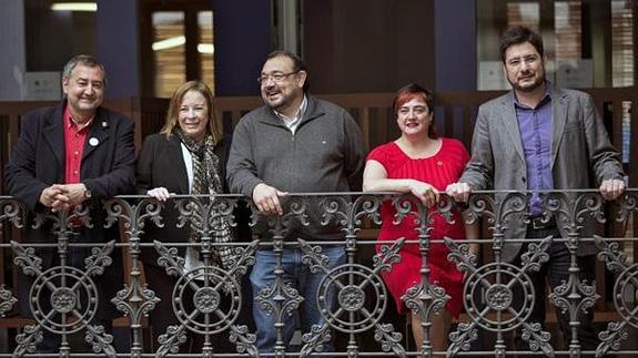 Manolo García, Marga Sanz, coordinadora de EU; Agustín Cerdá, Pura Peris e Ignacio Blanco. 