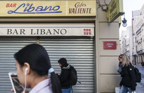 Cierra el bar Líbano, el último reducto tradicional