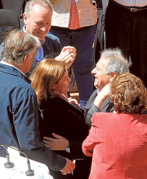 Rus junto a Soraya Sáenz, Fabra, Barberá y González Pons.