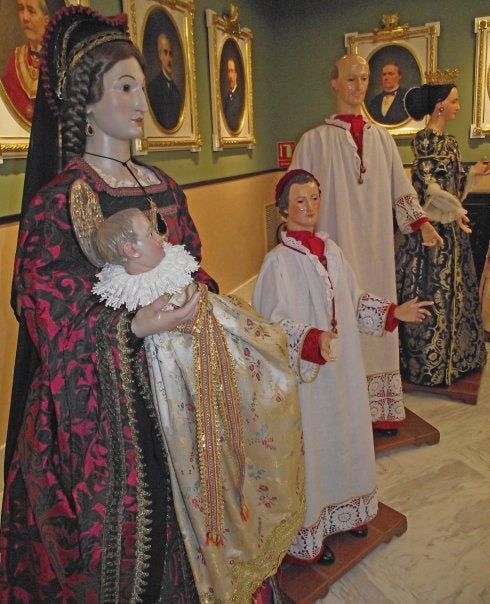 El Colegio de Notarios restaura los bultos de Sant Vicent Ferrer