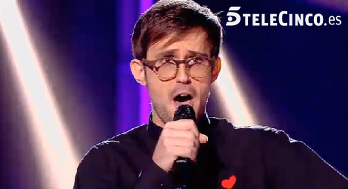 El padre Damián, durante su actuación en las batallas de 'La Voz.