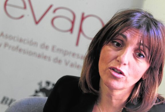 Empar Martínez, presidenta de Evap, durante la entrevista. :: j.monzo