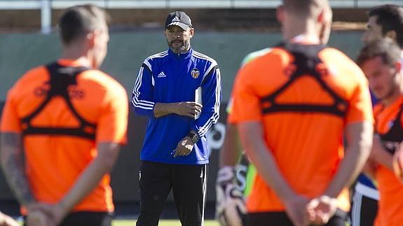 Nuno prueba con De Paul en lugar de Piatti