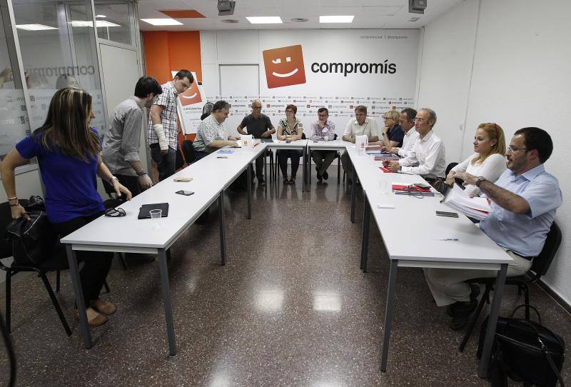 Reunión de PSPV , Podemos y Compromís en la sede de Compromís