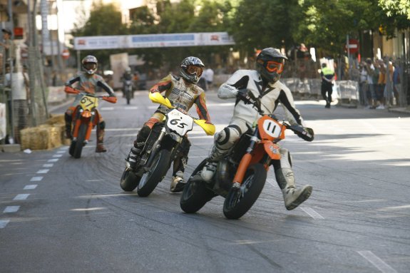 La tradicional carrera de la Fira d'Agost por las calles de Xàtiva.