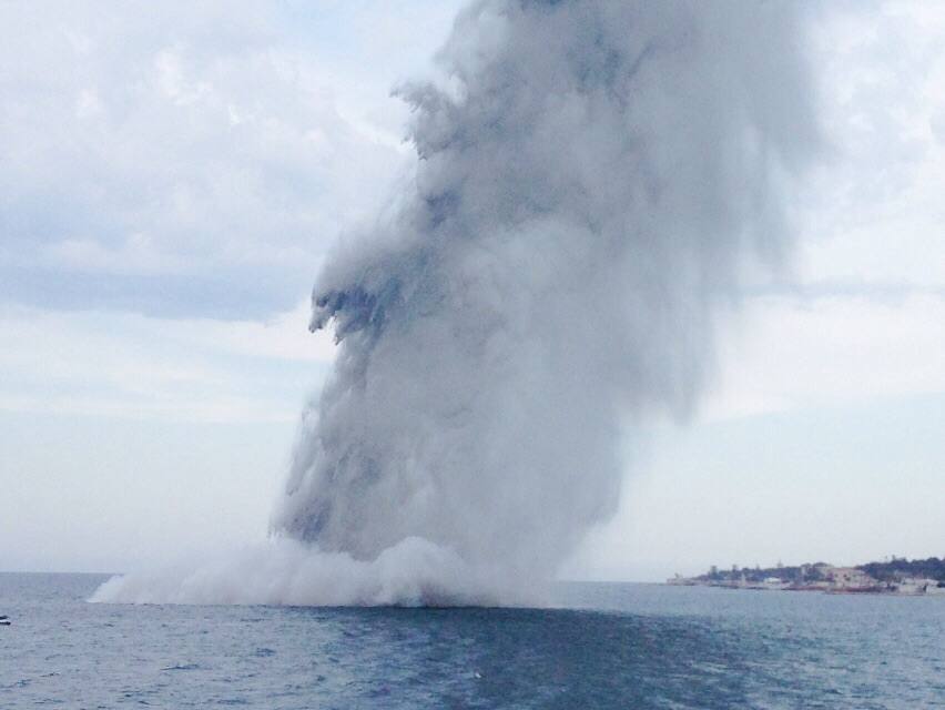 Explosión controlada de una mina en Dénia