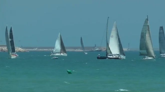 Los surfistas de El Saler denuncian acoso con una docena de multas en un mes