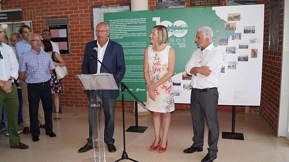 Acto en conmemoración al centenario de la llegada del ferrocarril a Dénia, presentado por la consellera de Vivienda, Obras Públicas y Vertebración del Territorio, María José Salvador Rubert; el alcalde de Dénia, Vicent Grimalt, y el munícipe de Altea, Jaume Llinares.