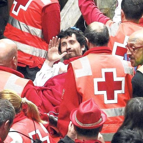 Bill Hillmann tras la embestida del toro 'Bravito' hace un año.